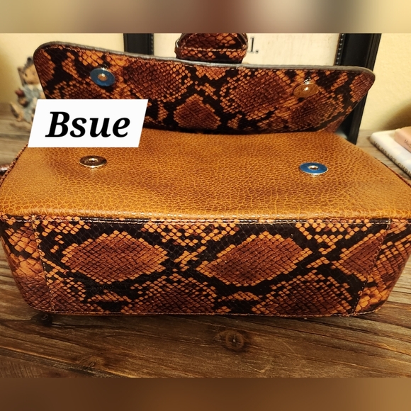 BRAHMIN Women's Cognac Saguaro Rosalie Crossbody Bag NWT - Picture 2 of 9